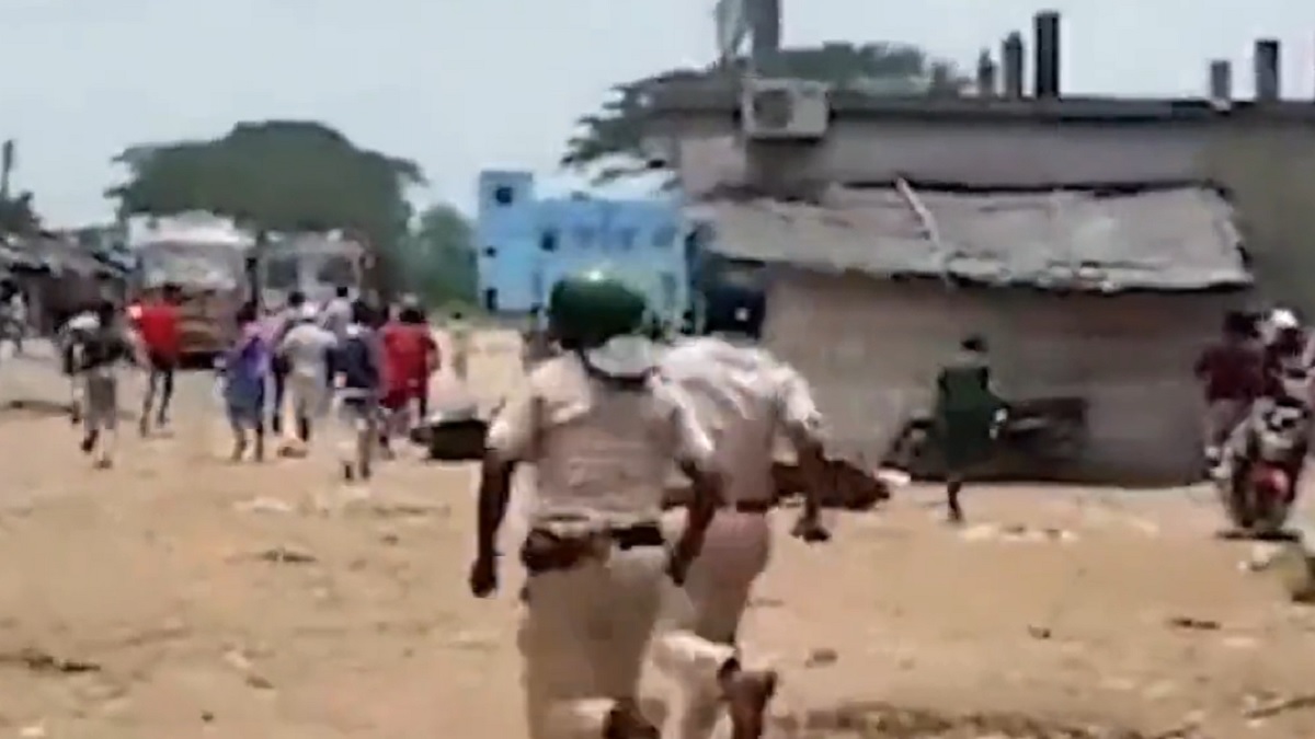 Photo of बंगाल में फिर बवाल! 2 गुटों में झड़प, 5 लोगों को मारी गोली, 1 की मौत