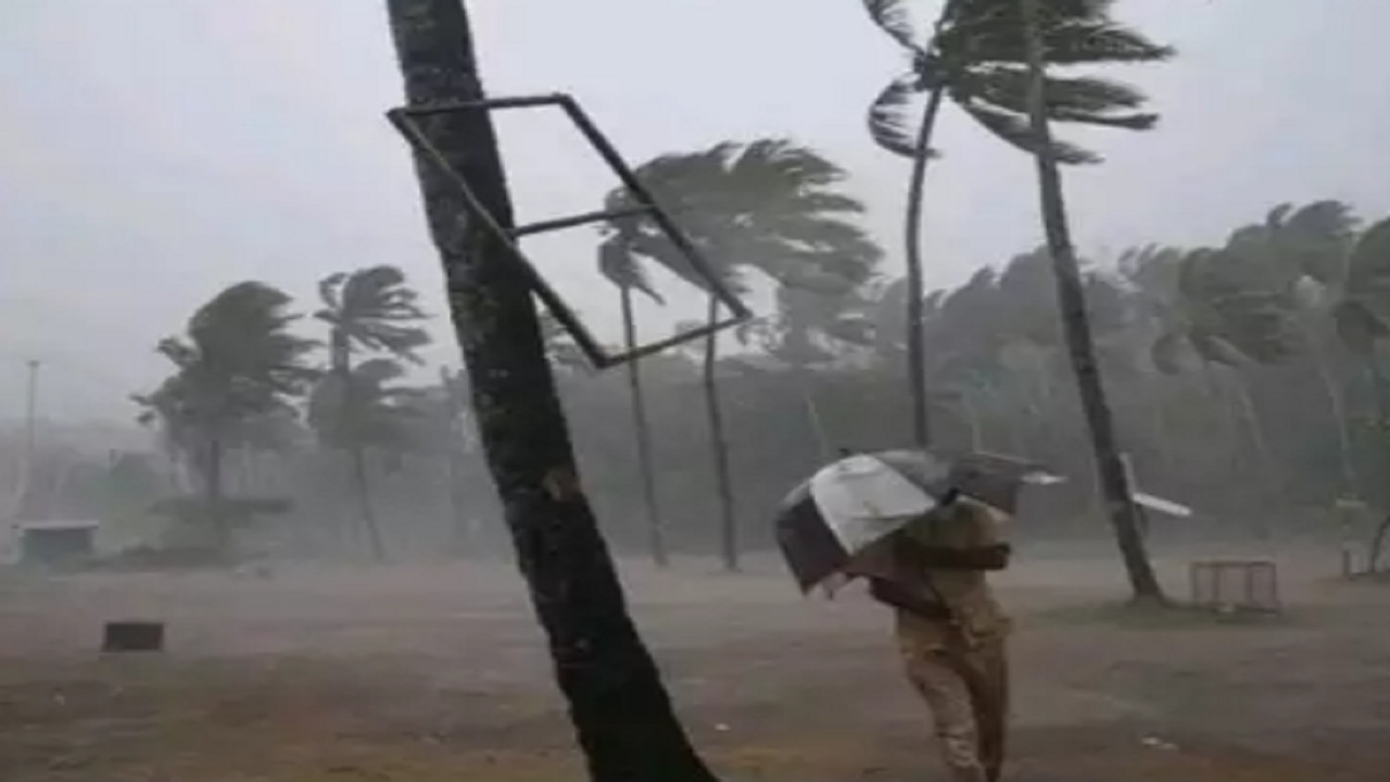 Photo of तेजी से आ रहा चक्रवात बिपरजॉय, किस ओर बढ़ रहा खतरा क्या होगा असर
