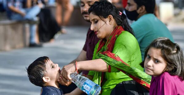 Photo of हाय रे गर्मी ! जून का महीना बना आफत,हीट स्ट्रोक से 100 से अधिक लोगों की मौत