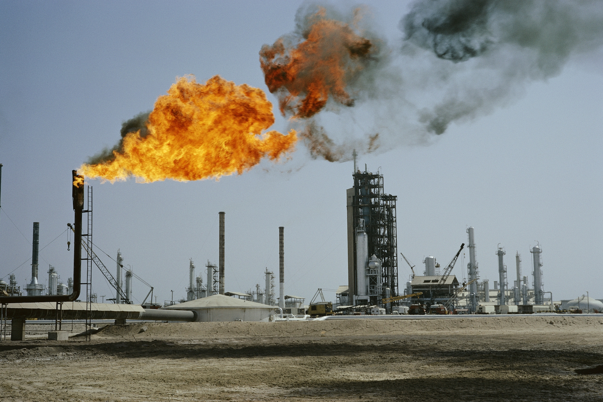 Photo of जीवाश्‍म ईंधन से जुड़ी उधारी पड़ रही है नेट ज़ीरो उम्‍मीदों पर भारी