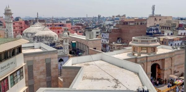 Photo of ज्ञानवापी मामले में जिला अदालत ने तहखाने में दी पूजा-पाठ की इजाजत