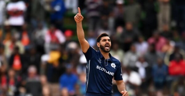 Photo of इंडीज के बाद स्कॉटलैंड ने जिम्बाब्वे का भी  तोड़ा WORLD CUP खेलने का सपना