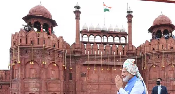 Photo of लाल किले से मोदी ने 2024 के लिए भरी हुंकार, बोले-मैं फिर आऊंगा