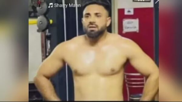 Photo of पहले इस खिलाड़ी को तलवारों से काटा और फिर कहा मार दिया तुम्हारा शेर बेटा