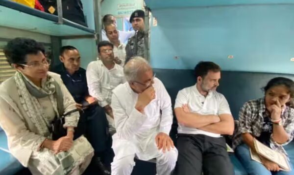 राहुल गांधी का ट्रेन वाला वीडियो Viral हो रहा आपने देखा क्या?