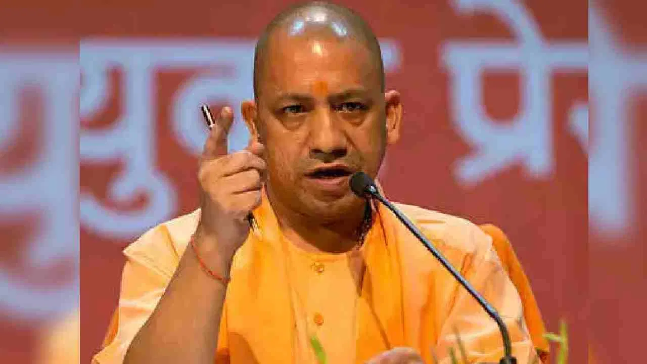 Photo of देवरिया मामले मेंसीएम योगी की बड़ी कार्रवाई, आधा दर्जन अफ़सर हुए सस्पेंड