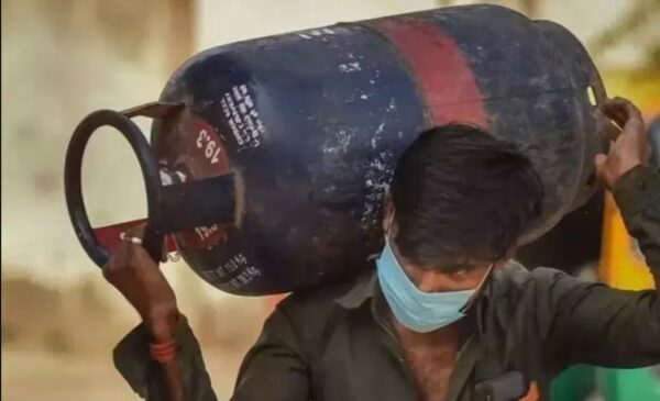 LPG सिलेंडर हुआ महंगा, जानें-कितने बढ़े दाम?