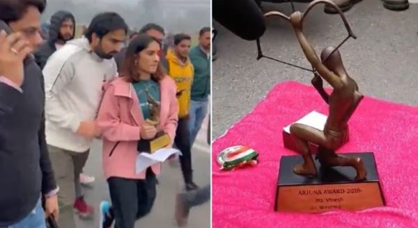 Photo of Video : विनेश फोगाट ने रोड पर रखा खेल रत्न और अर्जुन अवॉर्ड