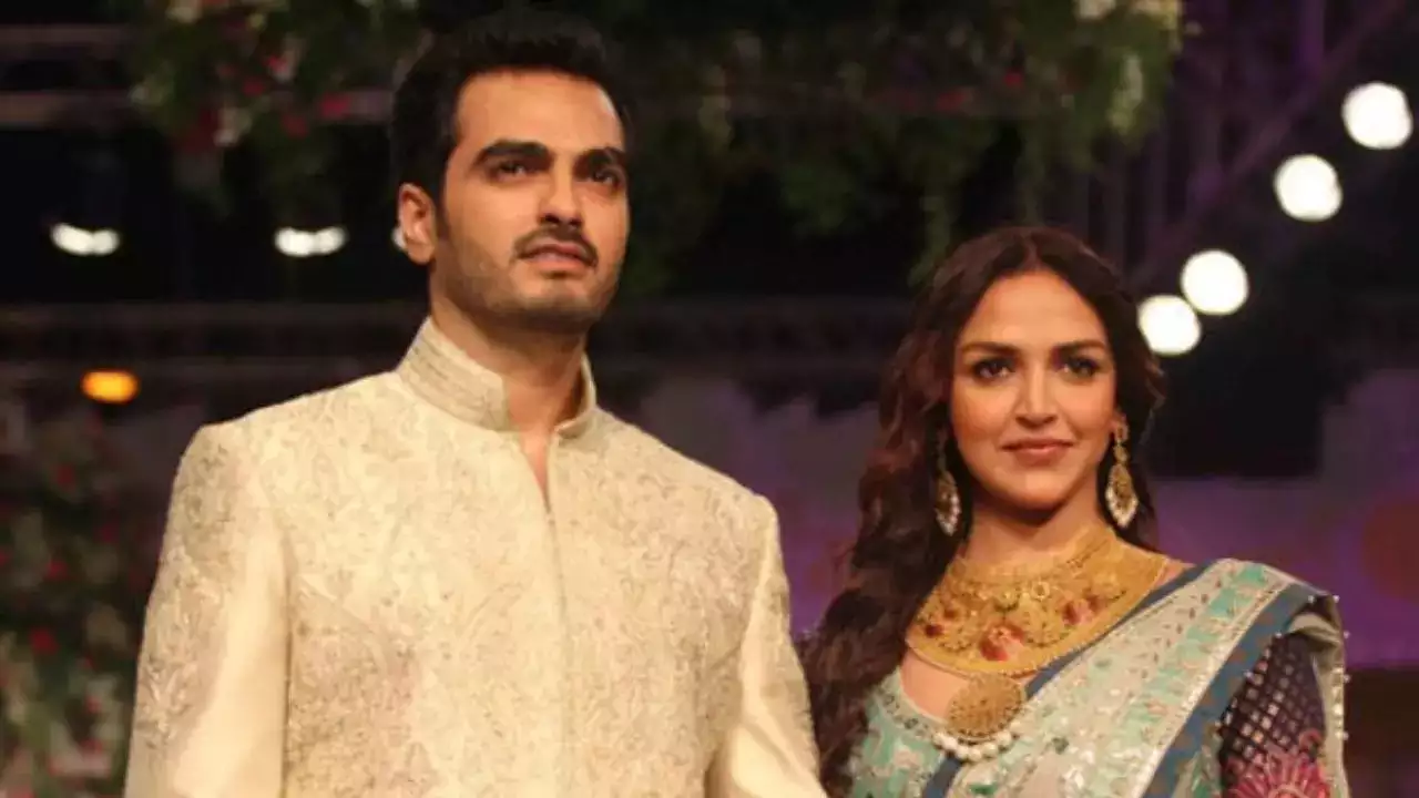 Photo of हसबैंड को तलाक देंगी ईशा देओल? पति का चल रहा अफेयर? जानें सब