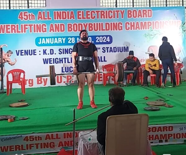 Photo of यूपी पावर सेक्टर के विकास चौधरी ने 555 किग्रा वजन उठाकर जीता स्वर्ण