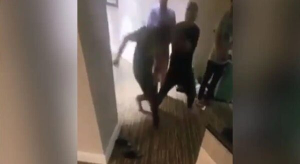 Photo of Video : राहत फतेह अली खान ने इस शख्स को कैमरे पर जूते से पीटा …