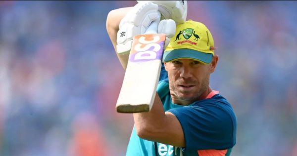 Photo of वार्नर का करियर जितना शानदार उतना ही विवादों से भरा