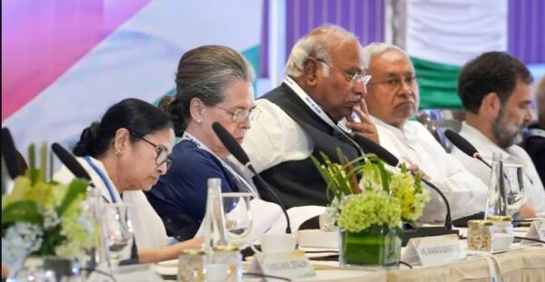 Photo of क्या ममता के दबाव में आकर कांग्रेस ने अयोध्या न जाने का किया है फैसला ?