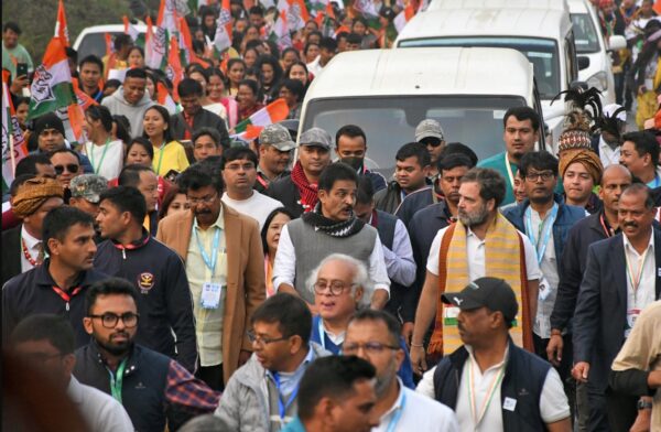 Photo of राहुल गांधी ने कहा-हमें कमजोर मत समझना