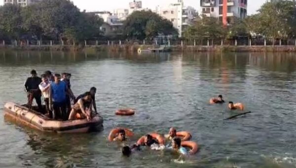 Photo of मौत का वीडियो! वडोदरा में तालाब में नाव पलटी, छात्रों सहित 16 की मौत