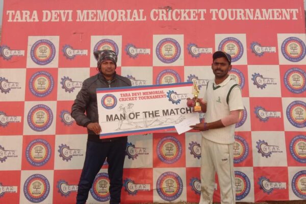 Photo of द्वितीय तारा देवी मेमोरियल क्रिकेट टूर्नामेंट : आशीष नेहरा क्रिकेट अकादमी को सूरज एम यादव ने दिलाई जीत