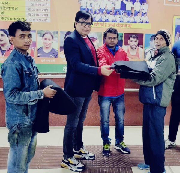 Photo of पेडलयात्री साइकिलिंग एसोसिएशन (पीसीए) ने जरुरतमंदों को बांटे कंबल