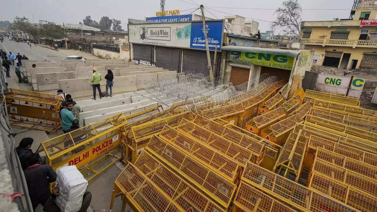 Photo of किसान आंदोलन से स्कूली बच्चों की बढ़ी टेंशन की बात, सड़कें बंद 