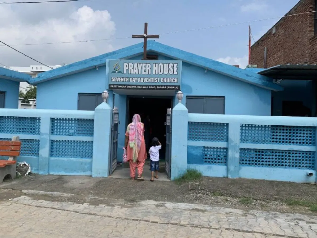 Photo of हिंदू संगठन ने ईसाई स्कूलों को दिया अल्टीमेटम, ‘प्रतीकों को हटाएं या परिणाम भुगतने को तैयार रहें’