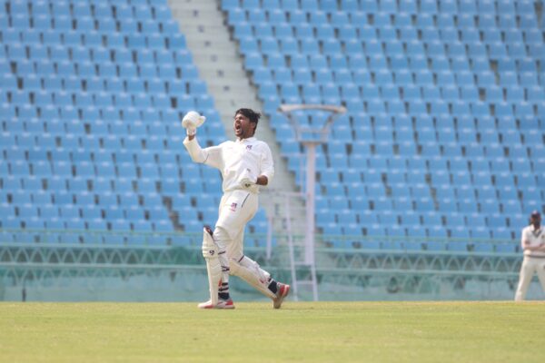 Photo of रणजी के फलक पर UP ने किया निराश…इकाना पर चमके Priyam Garg