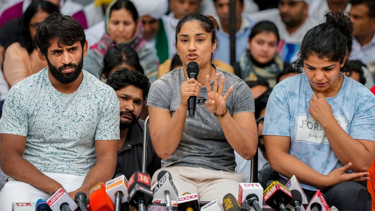 Photo of किसानों के समर्थन में आए बजरंग पूनिया, साक्षी मलिक और विनेश फोगाट