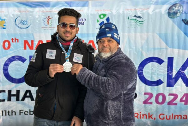 Photo of लखनऊ के आरिज़ हसन ने नेशनल आइस स्टॉक चैंपियनशिप में जीता रजत पदक