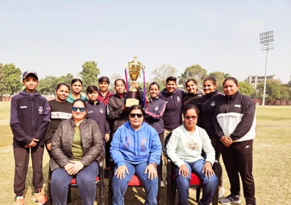 Photo of GOOD NEWS : UP महिला T20 के रोमांचक मुकाबले की चैंपियन बनी लखनऊ टीम