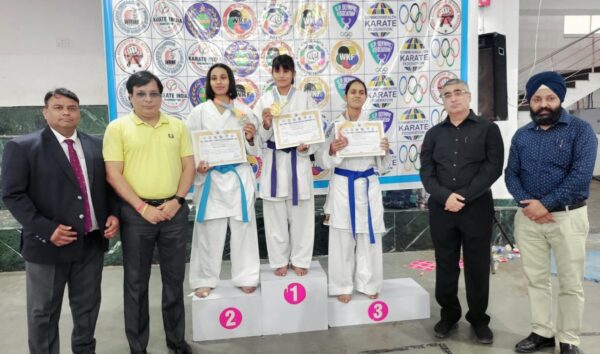 Photo of गौतमबुद्धनगर ने पहले दिन जीते 8 स्वर्ण, मेजबान लखनऊ के खाते में 6 स्वर्ण