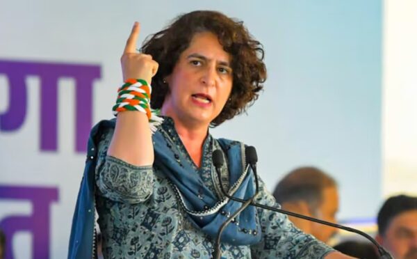 Photo of ‘सोने और मंगलसूत्र’ वाली टिप्पणी पर प्रियंका का PM पर पलटवार, बोलीं-‘मेरी मां का मंगलसूत्र इस देश के लिए कुर्बान हो गया