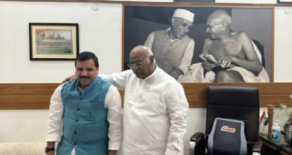 Photo of संजय सिंह और खड़गे की मुलाकात में क्या हुई बात ?