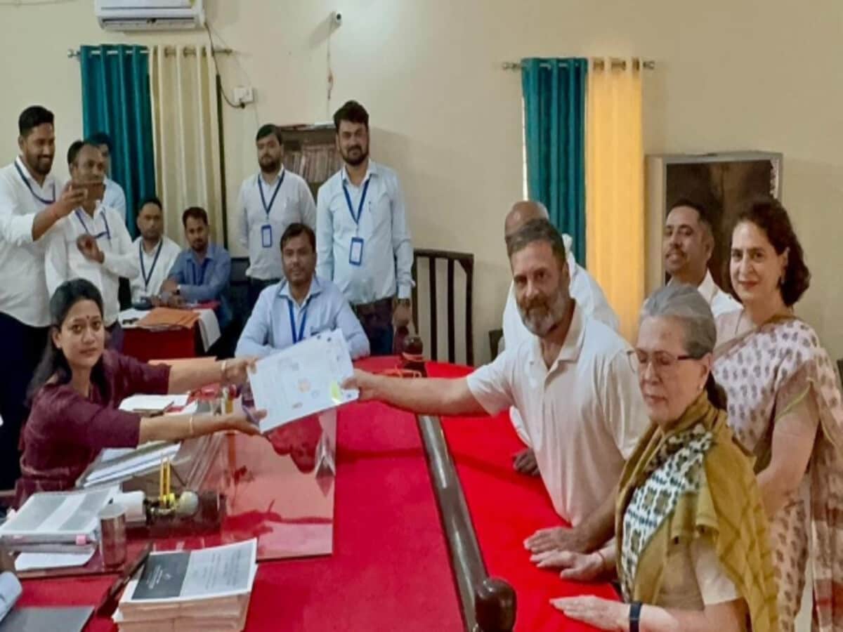 Photo of राहुल गांधी ने रायबरेली से दाखिल किया नामांकन, अमेठी से किशोरी लाल शर्मा ने भरा पर्चा