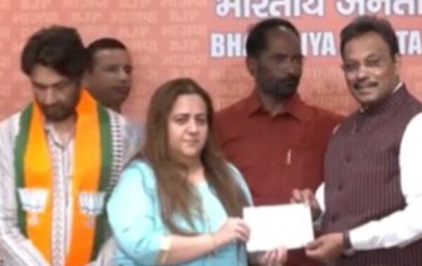 Photo of राधिका खेड़ा और अभिनेता शेखर सुमन की BJP में एंट्री