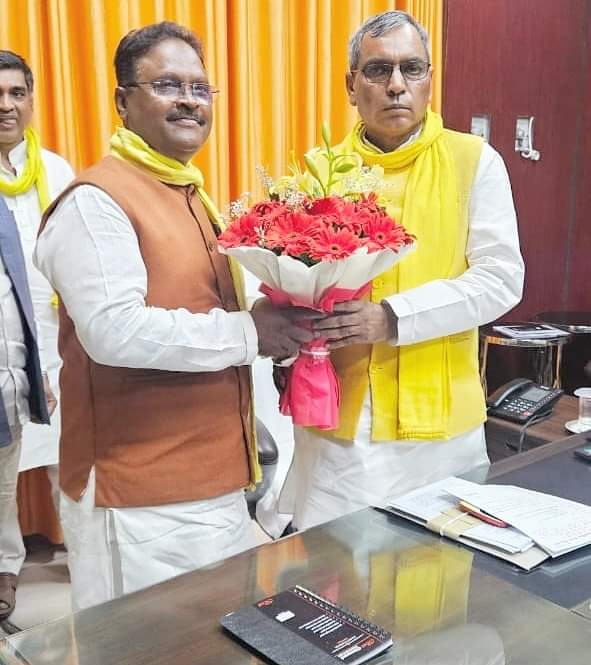 Photo of 3 राज्यों में पर्चा लीक के 8 मुकदमों वाले सुभाषपा विधायक पर एफआईआर की मांग