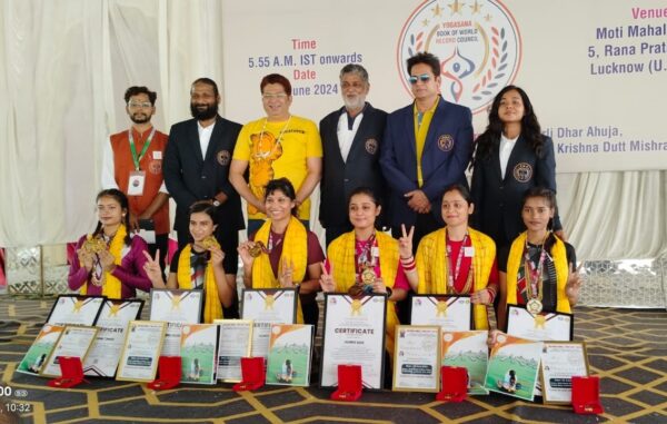 Photo of मोती महल लान में सजी योग की शानदार महफिल