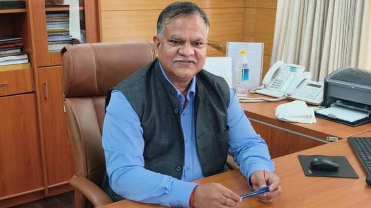 Photo of परफॉर्मर’ के रूप में जाने जाते हैं उत्तर प्रदेश के नए मुख्य सचिव मनोज कुमार सिंह