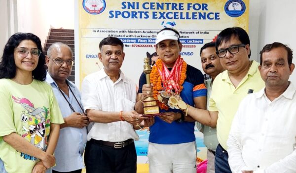 Photo of UP स्टेट शूटिंग में 2 GOLD सहित 8 पदक जीतने वाले संजय कुमार शर्मा का किया गया सम्मान 
