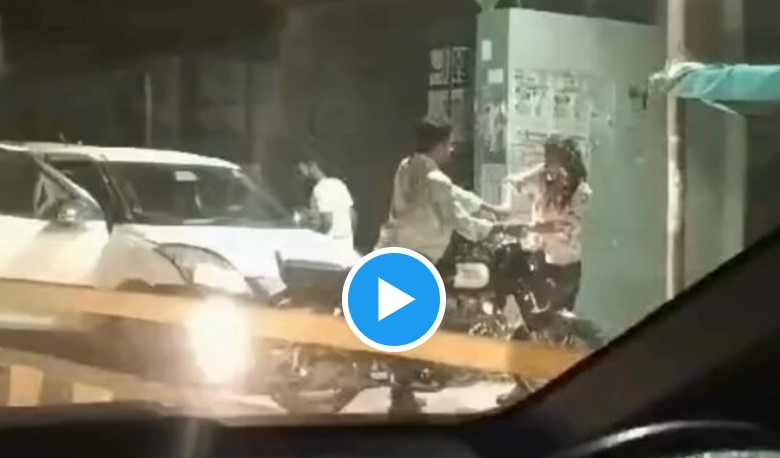 Photo of रात में छेड़ रहे थे लड़की और इरादा था कुछ करने का लेकिन…देखें-Video