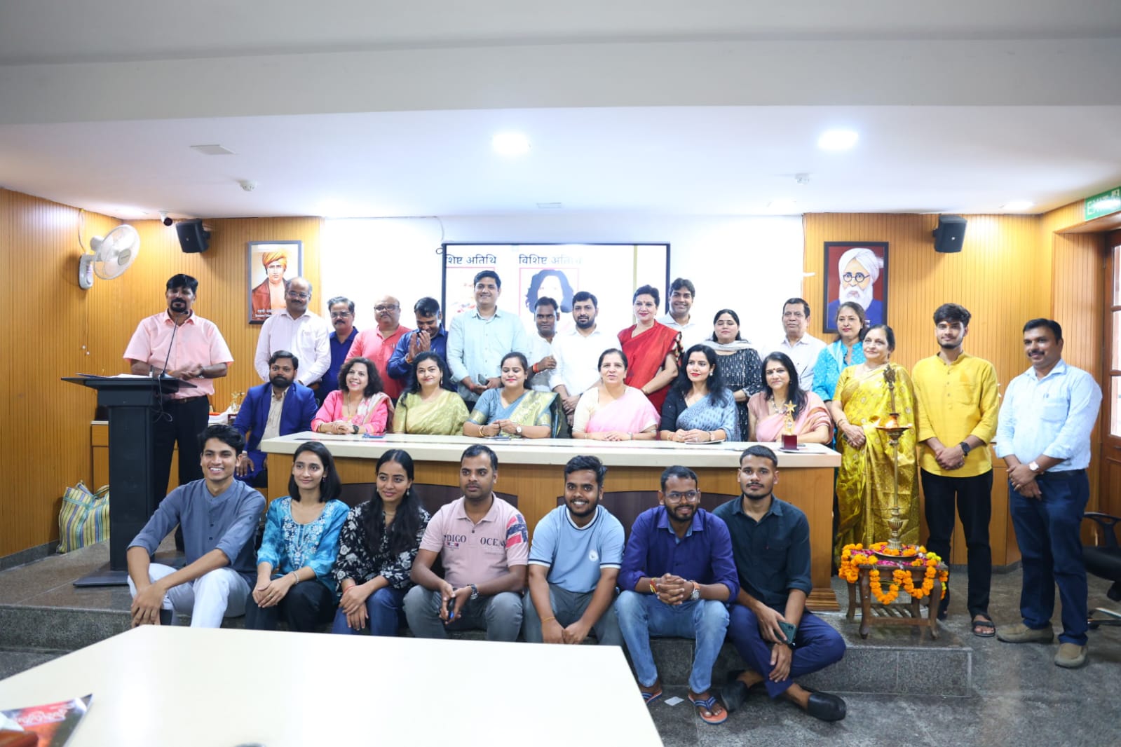 Photo of देश की राजधानी दिल्ली ने मनाया भाल तिलक की बिंदी-हिंदी