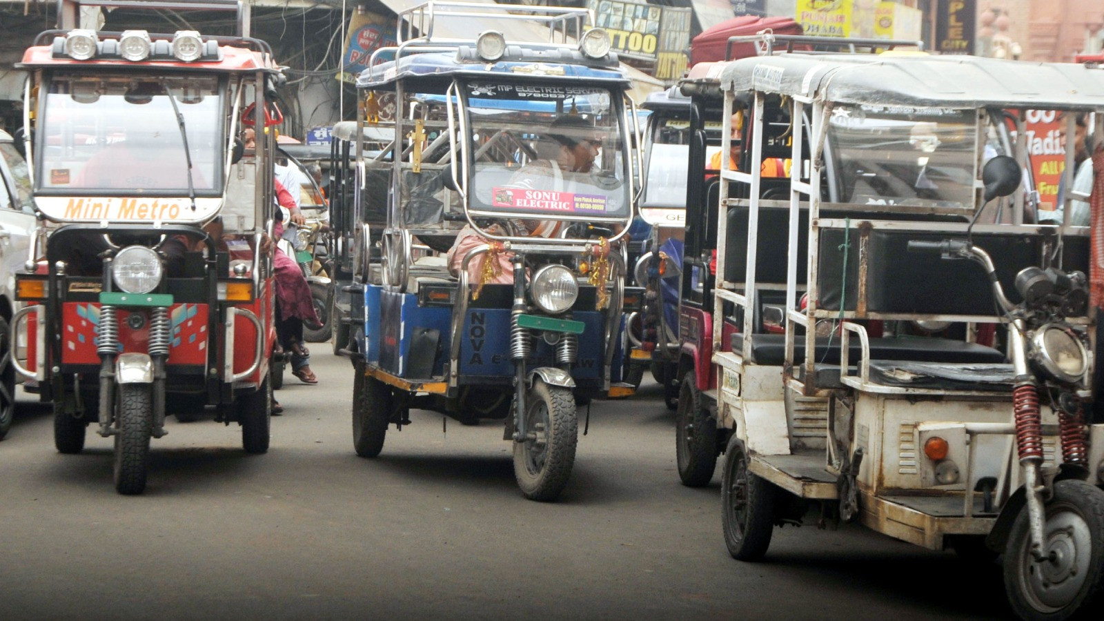 Photo of यूपी में ई-रिक्शा चालको की बढ़ सकती है मुश्किले, सरकार करने जा रही बड़ा फैसला