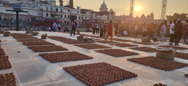 Photo of UP : 30 हजार वालेंटियर्स दीया सजाने जुटे सरयू घाटों पर