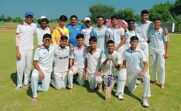 Photo of मेजर एसडी गोविला अंडर-16 ट्रॉफी राज्य स्तरीय क्रिकेट प्रतियोगिता में लखनऊ उपविजेता