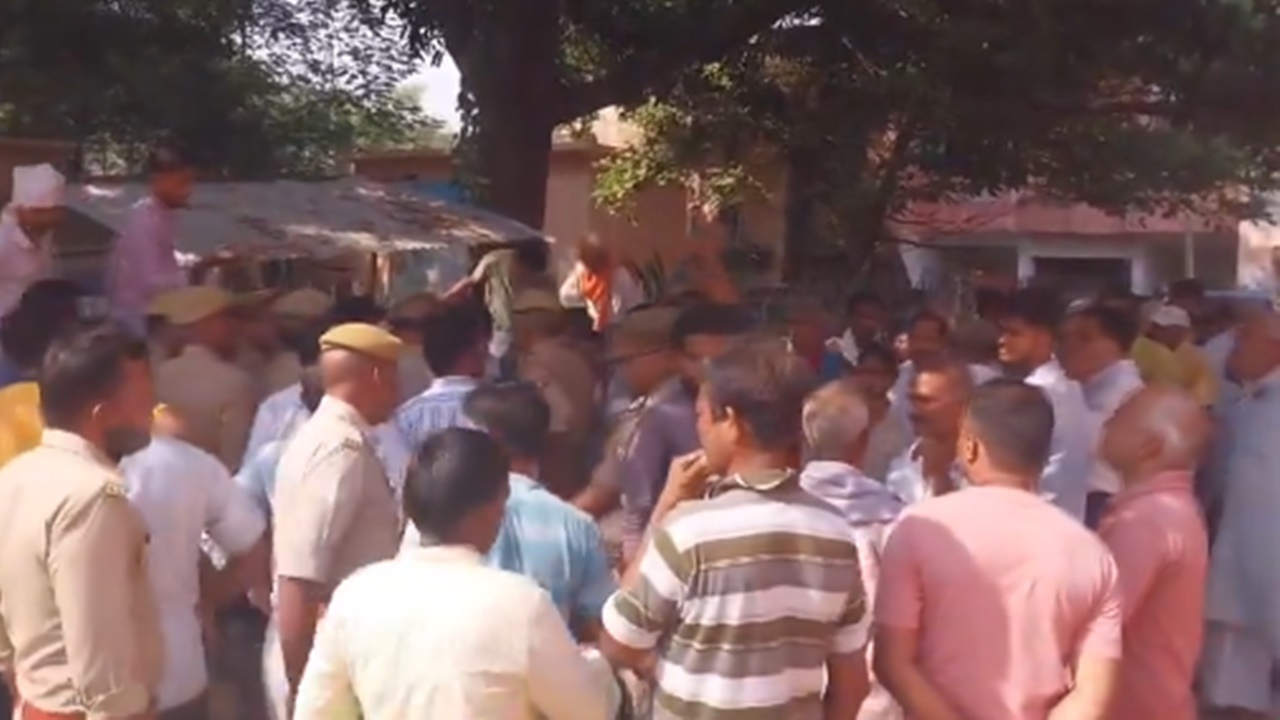 Photo of भदोही में नेशनल इंटर कालेज के प्रिंसिपल की गोली मारकर हत्या, मचा हड़कंप