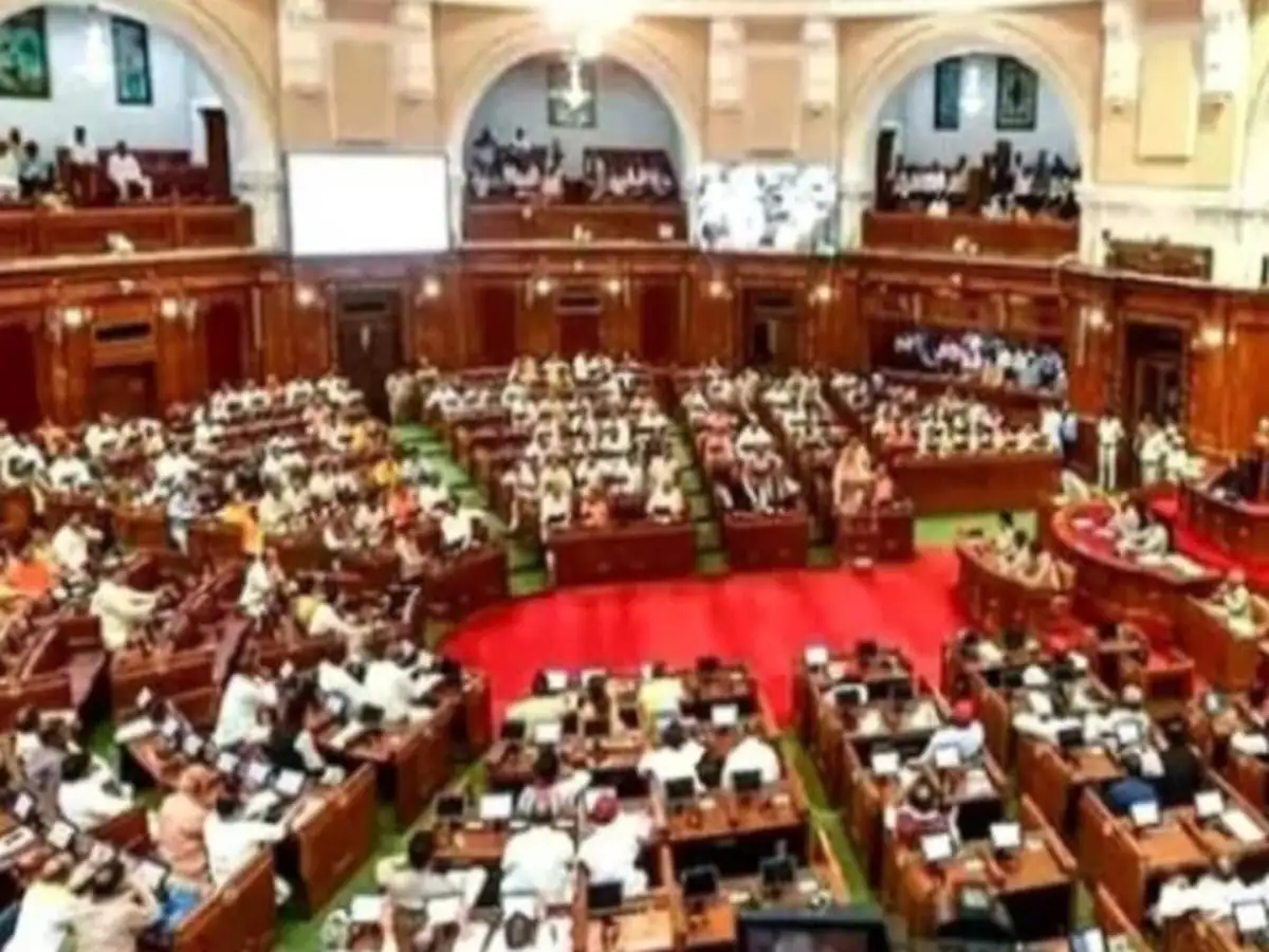 Photo of विधानसभा में विपक्ष का हंगामा,  सपा विधायक अतुल प्रधान पूरे सत्र के लिए निष्कासित