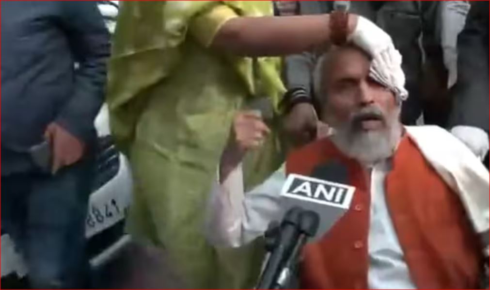 Photo of क्या BJP सांसद प्रताप सारंगी को राहुल गांधी ने धक्का मारा?