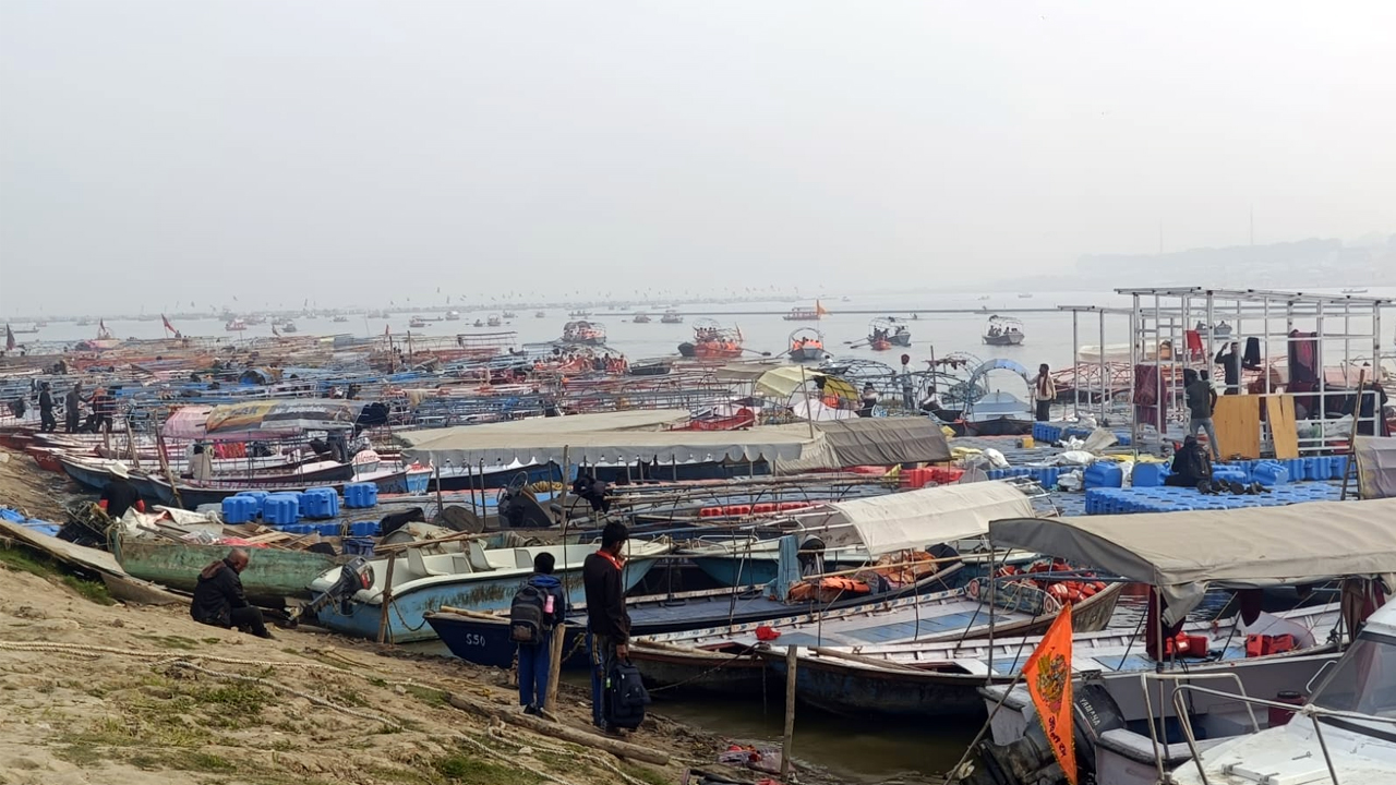 Photo of महाकुंभ में नाव की सवारी हुई महंगी, 50 प्रतिशत बढ़ा दिया गया किराया