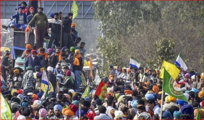 Photo of 50 हजार से अधिक किसान दिल्ली कूच कर रहे हैं ,नोएडा में लगा भारी जाम