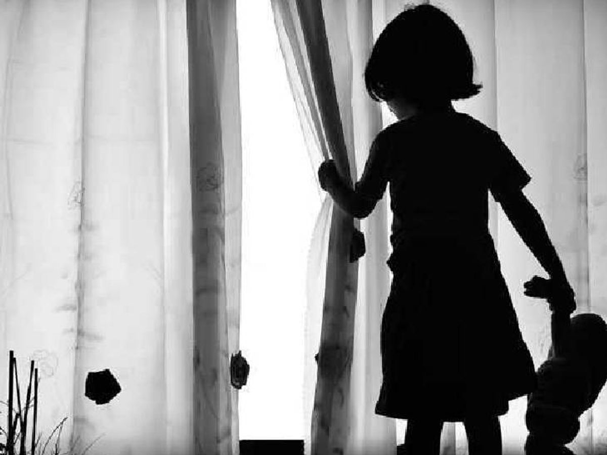 Photo of 8 साल की बच्ची की अपहरण के बाद हत्या, प्राइमरी स्कूल में मिला शव