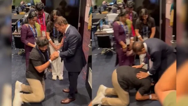 Photo of Video : सुनील गावस्कर के पैरों पर जा गिरे नीतीश रेड्डी के पिता