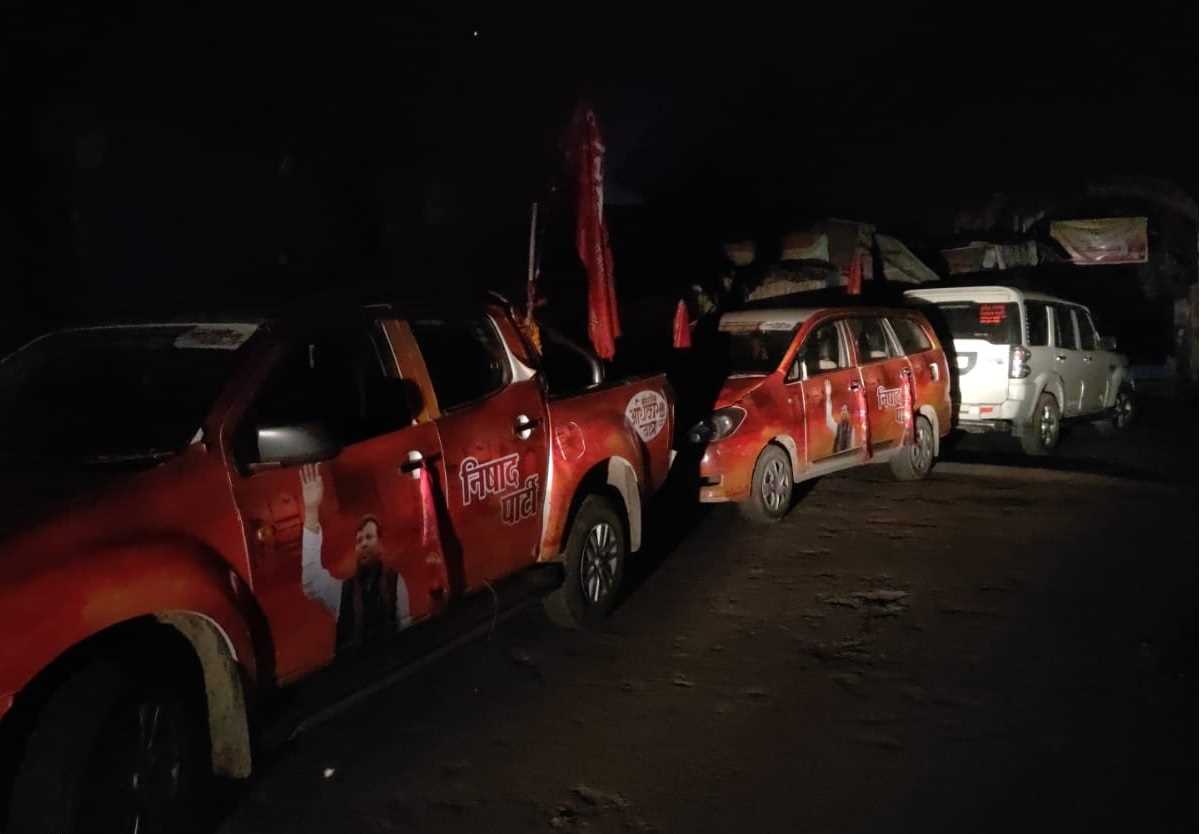 Photo of मंत्री संजय निषाद के काफिले की गाड़ी पलटी, 5 लोग घायल