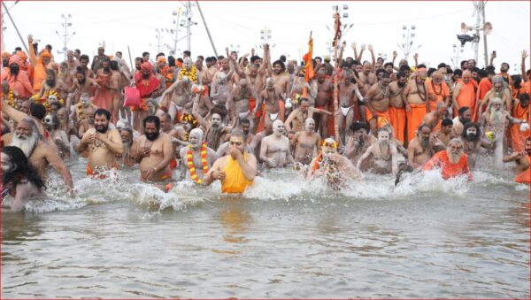 Photo of मौनी अमावस्या पर अयोध्या में दिखा आस्था का महासागर